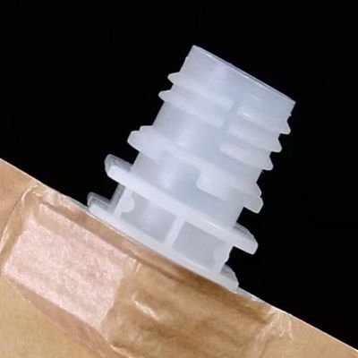 クリームのためのスタンドアップスプートポーチ 化粧品液体クラフト紙 プラスチックラミネート材料