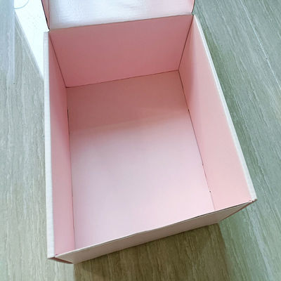 環境に優しい包装のためのピンク紙紙の郵便箱