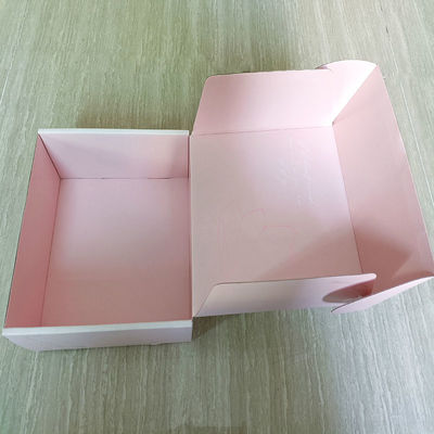 環境に優しい包装のためのピンク紙紙の郵便箱