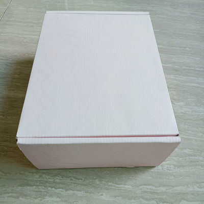 環境に優しい包装のためのピンク紙紙の郵便箱
