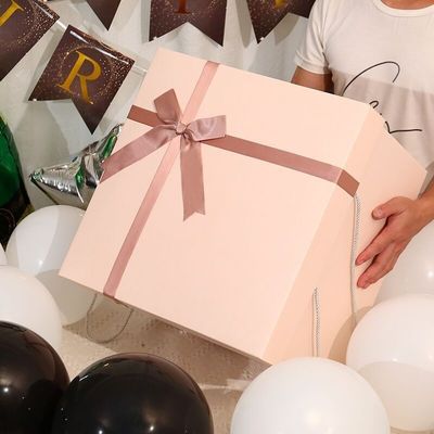 オーダーメイドエンド ブティック 誕生日 クリスマスのためのリボン蓋付き 高級紙のギフトボックス