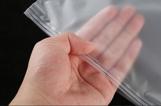 PE プラスチックのシッパートップ 透明なロゴ 衣料品のカスタマイズされたパッケージングのための凍結シップロックバッグ