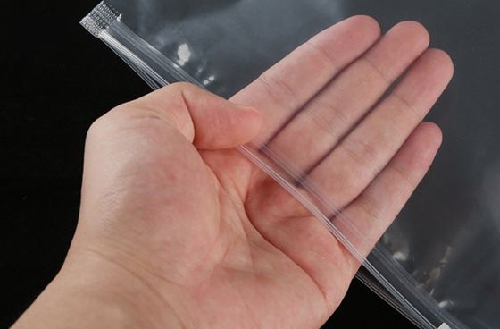 PE プラスチックのシッパートップ 透明なロゴ 衣料品のカスタマイズされたパッケージングのための凍結シップロックバッグ